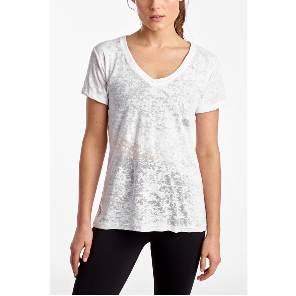 (NWOT) DYI Basic Vee White Size M